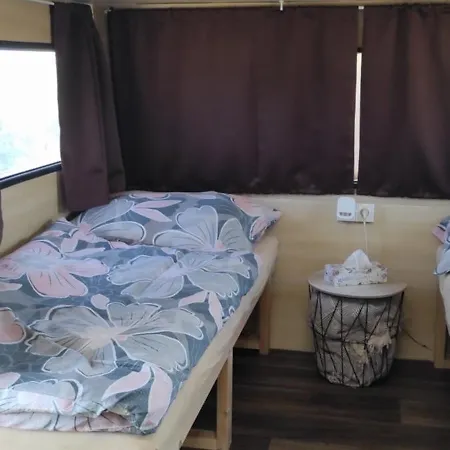 Karavan Mezi Vinohrady Dolni Bojanovice