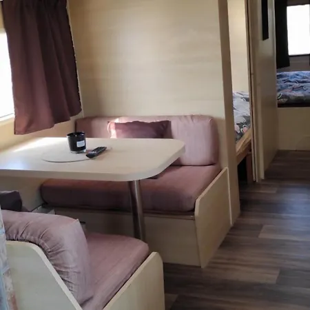 Karavan Mezi Vinohrady Chalet