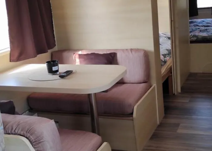 Karavan Mezi Vinohrady 木屋